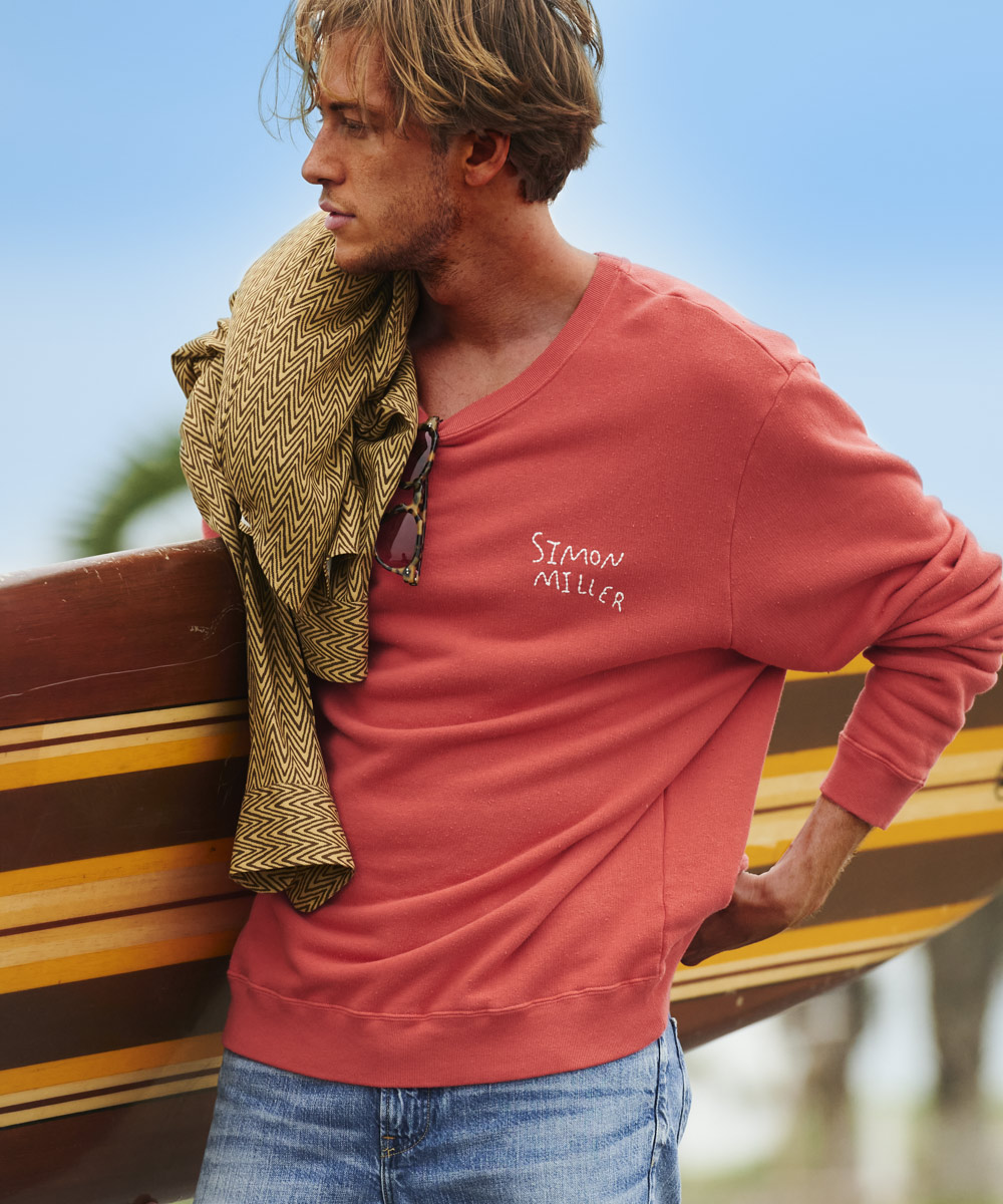 【激レア】SIMON MILLER 別注ロゴ刺繍スウェット WEEKLY COORDINATE vol.71 今の時季はインナーで、春は主役を張れる